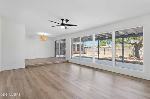 9520 E Watson Dr, Tucson, AZ 85730 photo 12