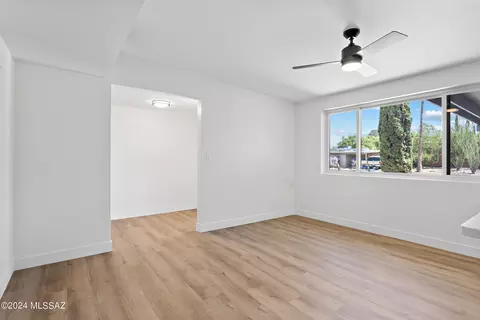 9520 E Watson Dr, Tucson, AZ 85730 photo 4