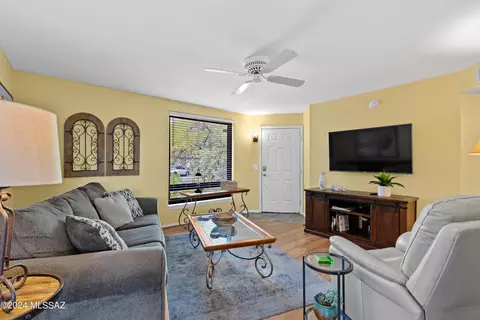 6655 N Canyon Crest Dr #3212, Tucson, AZ 85750