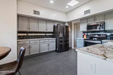 1041 N Vidal Dr, Vail, AZ 85641 photo 13