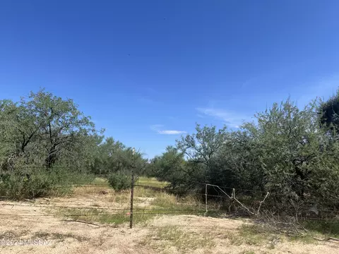 8388 Howling Coyote Trl, Tucson, AZ 85735