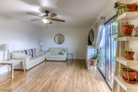 2751 W Anklam Rd #E, Tucson, AZ 85745