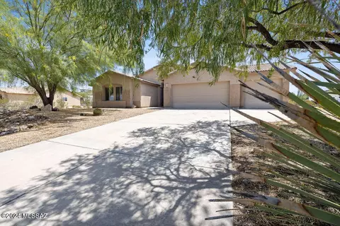 Exterior - 13604 E Dawn Dr Rd, Vail, AZ 85641 photo 2 of 10