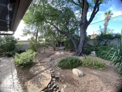 8908 E Mcclellan St, Tucson, AZ 85710 photo 25