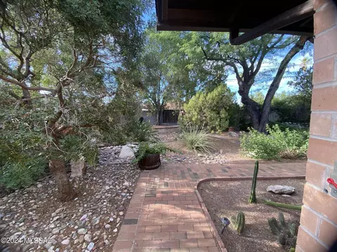 8908 E Mcclellan St, Tucson, AZ 85710 photo 28