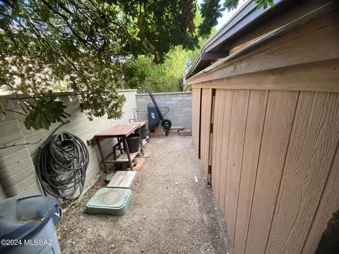 8908 E Mcclellan St, Tucson, AZ 85710 photo 31