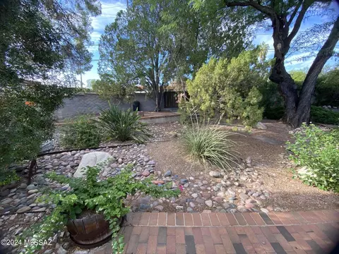 8908 E Mcclellan St, Tucson, AZ 85710 photo 27