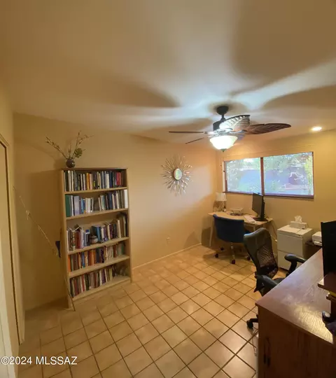 8908 E Mcclellan St, Tucson, AZ 85710 photo 14