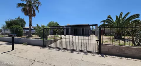 809 W Holladay Dr, Tucson, AZ 85706