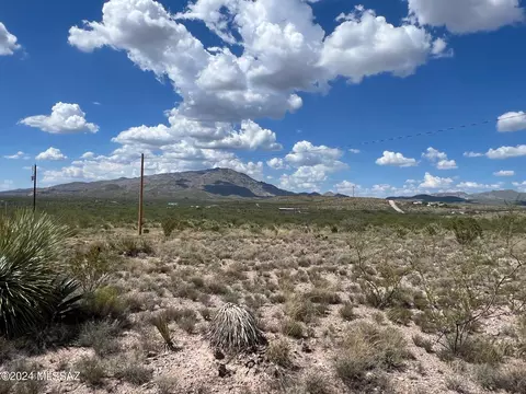 2 E 5 Ac E Bell Rd, Vail, AZ 85641