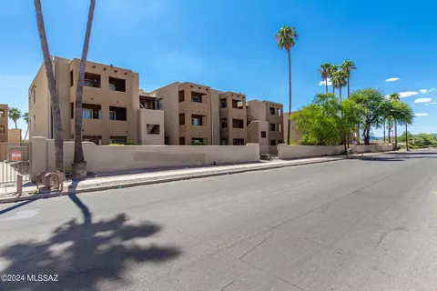 1810 E Blacklidge Dr #112, Tucson, AZ 85719