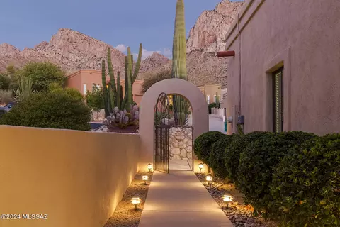 9806 N Ridge Shadow Pl, Oro Valley, AZ 85737