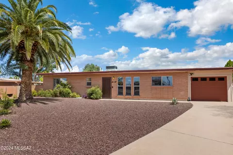 9851 E Sellarole Rd, Tucson, AZ 85730