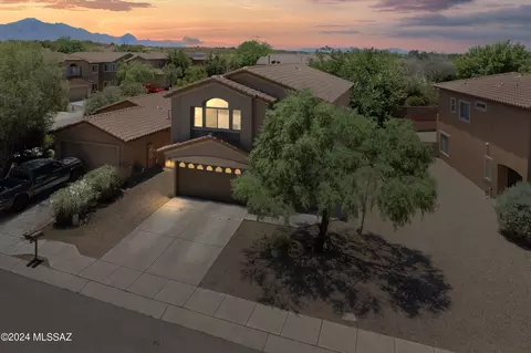 1042 E Mount Shibell Dr, Sahuarita, AZ 85629