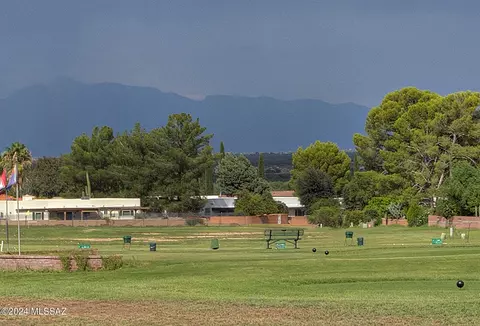 100 E Paseo De Golf, Green Valley, AZ 85614