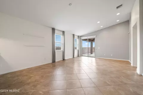 11301 E Squash Blossom Loop, Tucson, AZ 85747 photo 13