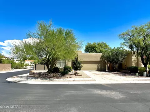 484 N Daystar Mountain Dr, Tucson, AZ 85745