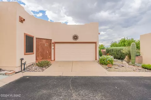 452 W Elkhorn Ct, Green Valley, AZ 85614