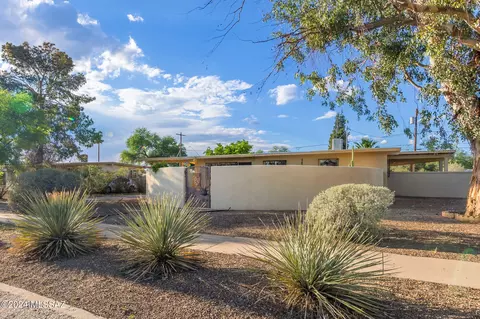 6313 E Colgate Dr, Tucson, AZ 85710 photo 2