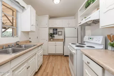 6313 E Colgate Dr, Tucson, AZ 85710 photo 10