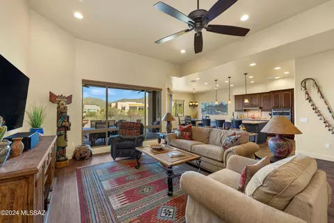 6760 W Red Hawk Pl, Marana, AZ 85658