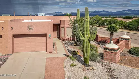 164 N Running Spring Dr, Green Valley, AZ 85614