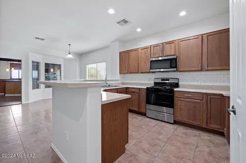 2089 W Cave Cotton Loop, Benson, AZ 85602 photo 13