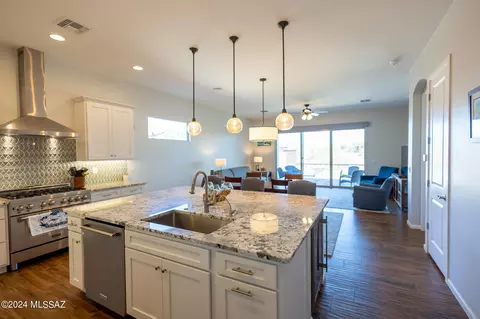 2072 W Revayah Pl, Tucson, AZ 85704