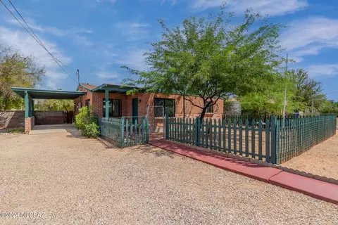 912 N Rosemont Blvd, Tucson, AZ 85711