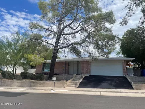 835 S Santa Ana Dr, Tucson, AZ 85710