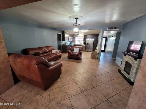 Living - 6985 E Stella Rd, Tucson, AZ 85730 photo 1 of 2