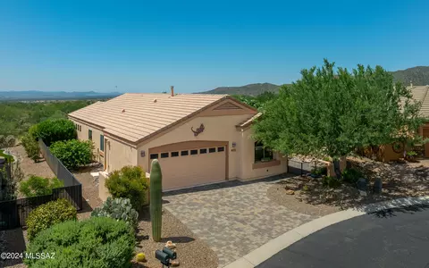 13845 N Buckhorn Cholla Dr, Marana, AZ 85658