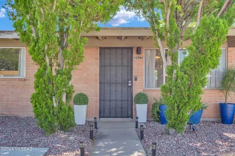 2625 S Lands End Rd, Tucson, AZ 85713