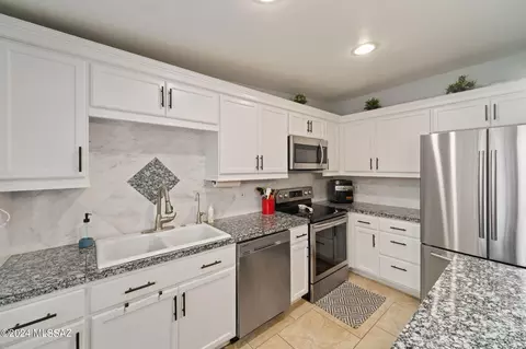 Kitchen - 6938 N Eclipse Pl, Tucson, AZ 85741 photo 3 of 3