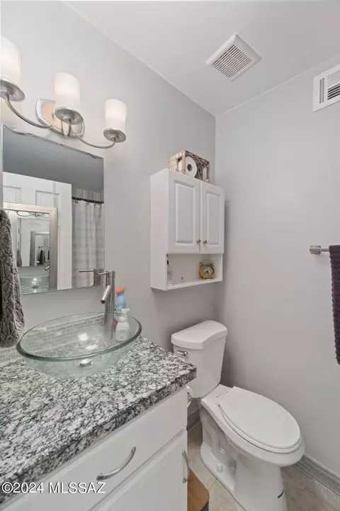 Bath - 6938 N Eclipse Pl, Tucson, AZ 85741 photo 1 of 2