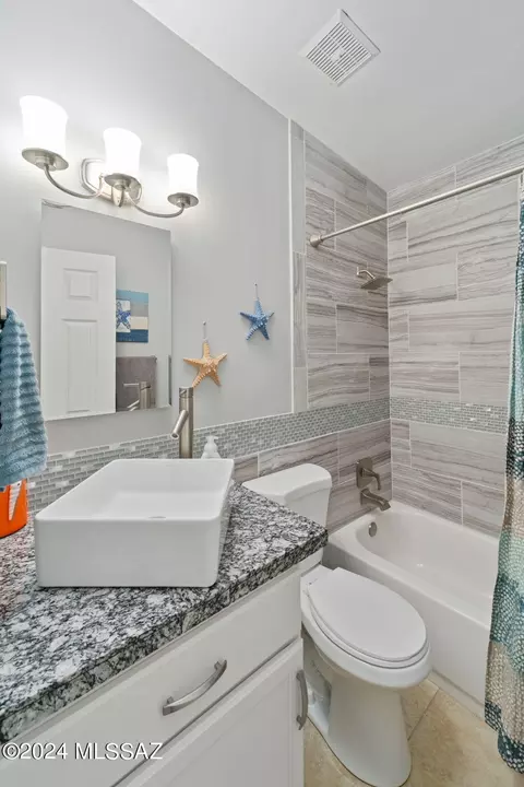 Bath - 6938 N Eclipse Pl, Tucson, AZ 85741 photo 2 of 2
