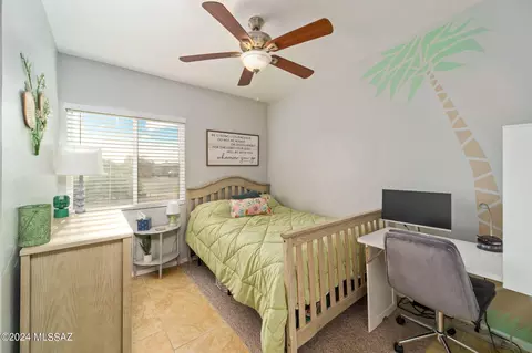 Bedroom - 6938 N Eclipse Pl, Tucson, AZ 85741 photo 4 of 4