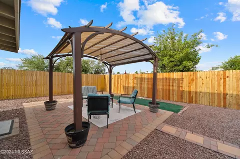 Exterior - 6938 N Eclipse Pl, Tucson, AZ 85741 photo 3 of 5