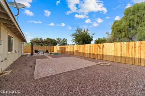 Exterior - 6938 N Eclipse Pl, Tucson, AZ 85741 photo 4 of 5