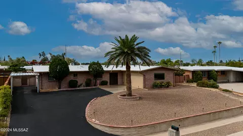 9034 E Bellevue St, Tucson, AZ 85715