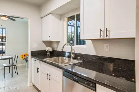 Kitchen - 600 E River Rd #C, Tucson, AZ 85704 photo 2 of 4