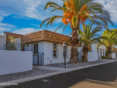600 E River Rd #C, Tucson, AZ 85704