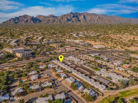 View/Area - 600 E River Rd #C, Tucson, AZ 85704 photo 1 of 4
