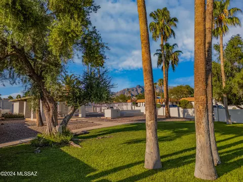 Exterior - 600 E River Rd #C, Tucson, AZ 85704 photo 8 of 9
