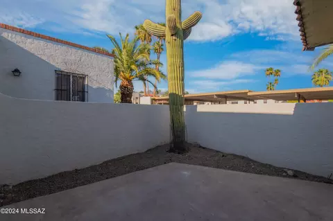 Exterior - 600 E River Rd #C, Tucson, AZ 85704 photo 4 of 9
