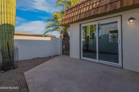 Exterior - 600 E River Rd #C, Tucson, AZ 85704 photo 5 of 9