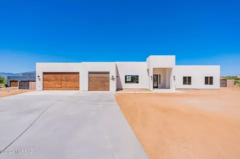 1176 N Coulee Pl, Vail, AZ 85641
