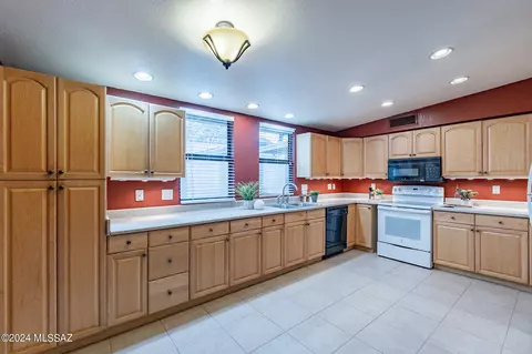 6697 N Positano Way, Tucson, AZ 85741