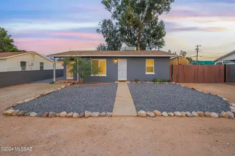 5752 E Helen St, Tucson, AZ 85712
