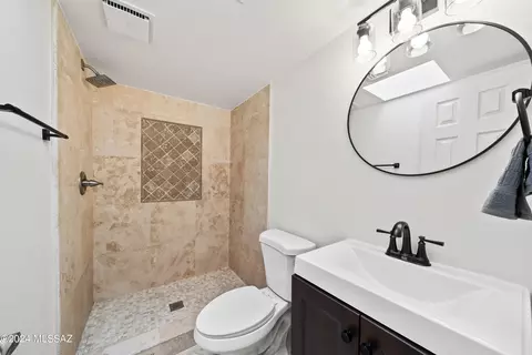 5381 E River Rd, Tucson, AZ 85718 photo 24